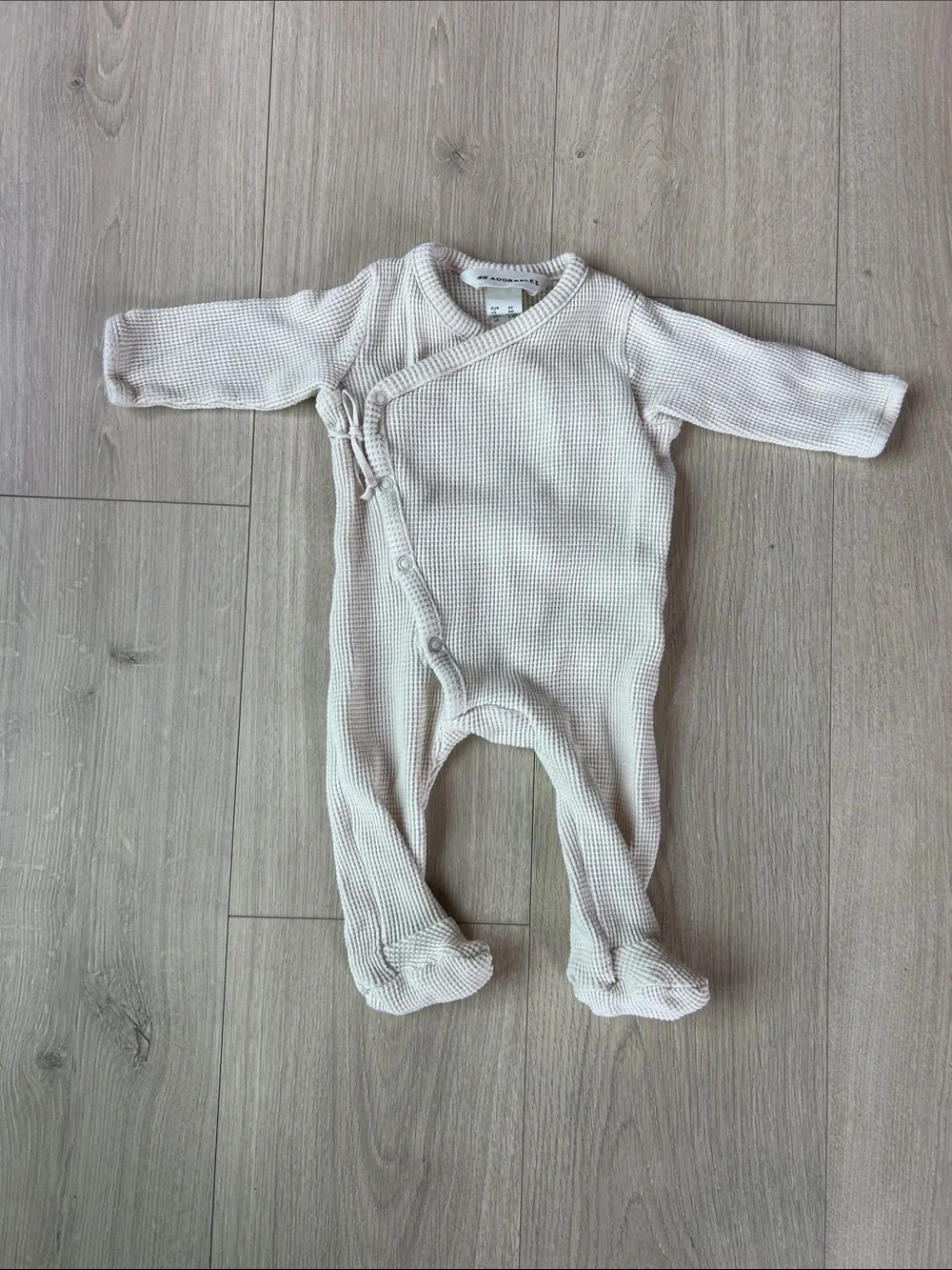 H&M adorables Soft Cream Waffle Knit Baby One-Piece Romper 3M